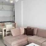 Apt Sarande 3*