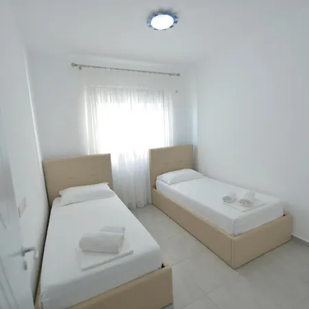 Apt Sarande Aparthotel