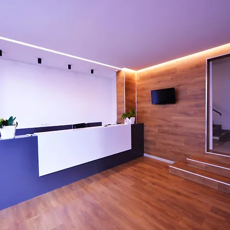 Apt Sarande アパートホテル 3*