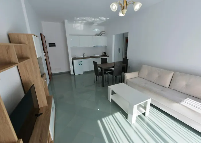 Apt Sarande アパートホテル Sarandë