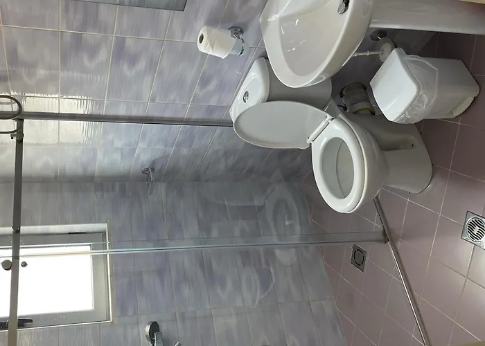 アパートホテル Apt Sarande