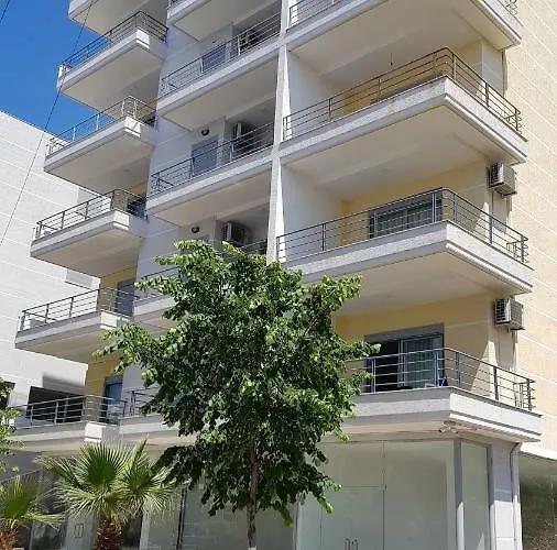 アパートホテル Apt Sarande Sarandë